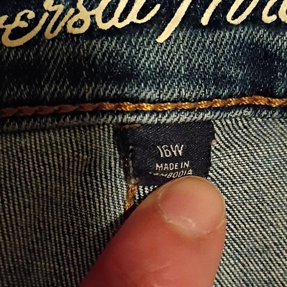 Universal Threads Jeans - Picture 2 of 7